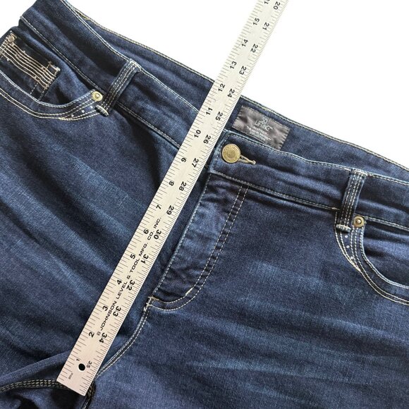 So Lifting By Chicos Womens Cropped Dark Wash Jeans Size 3 Stretch Denim XL 16 - Picture 5 of 8